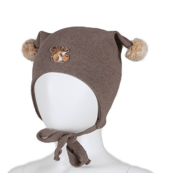 Kivat, brunmelert bomullslue med ekorn og dusker